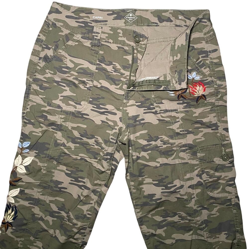 Camo Embroidered - St. John's Bay - Cotton Capri Pants - Size 8 - Picture 3 of 10